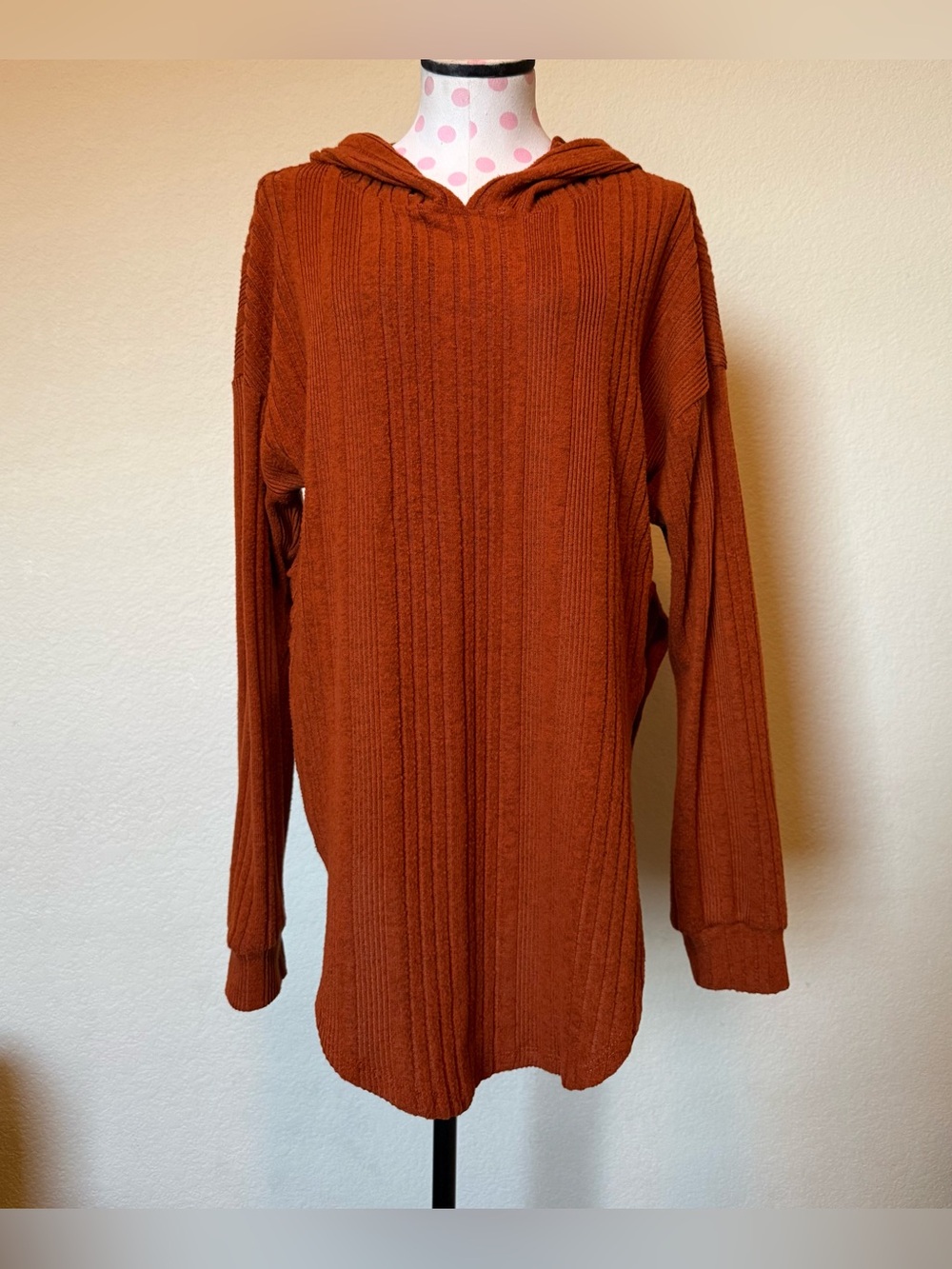 Rust Ribbed V-Neck Hooded Sweater
